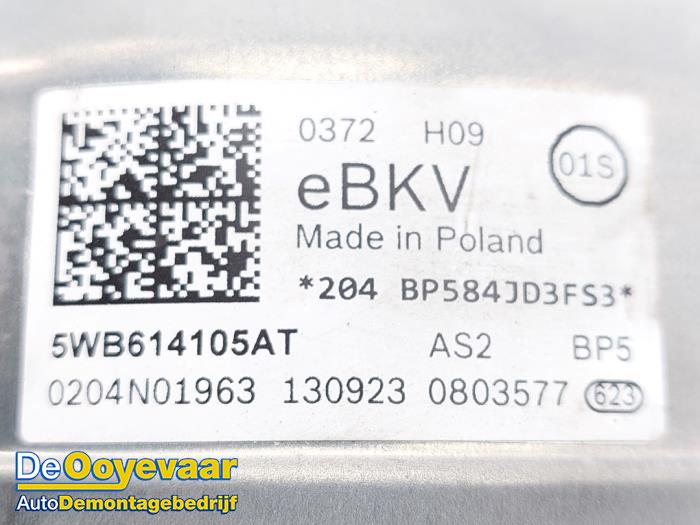 Bromsservo från en Volkswagen Golf VIII Variant (GC5) 1.5 eTSI 16V 2024