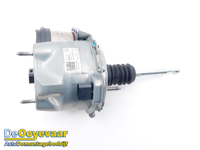 Bromsservo från en Volkswagen Golf VIII Variant (GC5) 1.5 eTSI 16V 2024