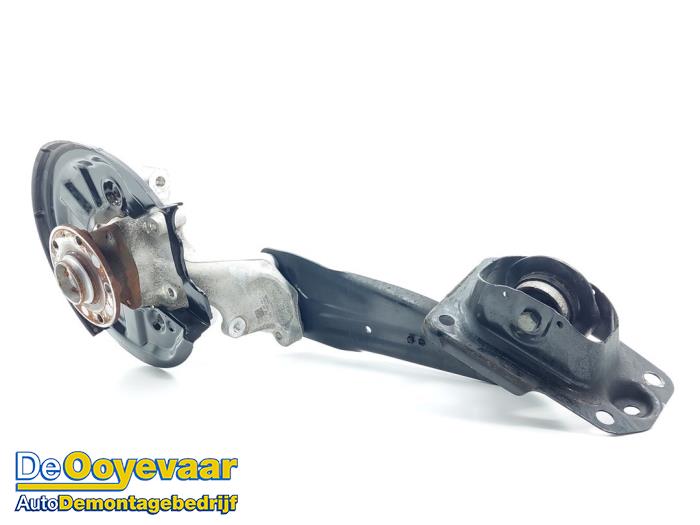 Spindel, höger bak från en Audi RS Q3 (F3B) 2.5 TFSI 20V Quattro 2021