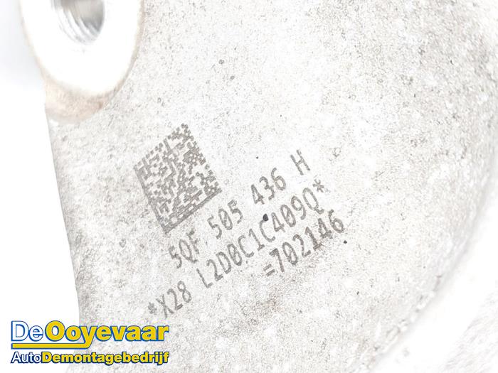 Spindel, höger bak från en Audi RS Q3 (F3B) 2.5 TFSI 20V Quattro 2021