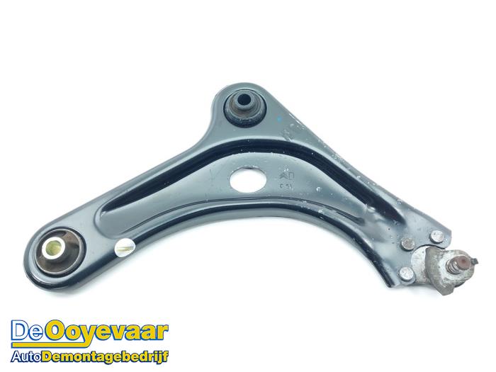 Draagarm rechts-voor van een Peugeot 208 I (CA/CC/CK/CL) 1.6 Vti 16V 2014