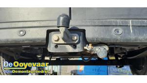 Gebruikte Trekhaak Renault Master III (MA/MB/MC/MD/MH/MF/MG/MH) 2.3 dCi 150 16V Prijs € 175,00 Margeregeling aangeboden door Autodemontagebedrijf De Ooyevaar