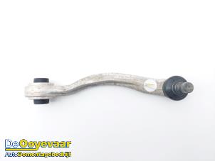 Gebruikte Draagarm boven rechts-voor Audi Q8 E-tron (GEG) 50 Quattro 95 kWh Prijs € 39,99 Margeregeling aangeboden door Autodemontagebedrijf De Ooyevaar