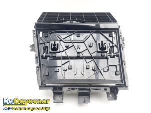 Begagnade Förvaringsfack BMW 3 serie (G20) 330e xDrive 2.0 TwinPower Turbo 16V Pris € 49,99 Marginaltabell erbjuds av Autodemontagebedrijf De Ooyevaar