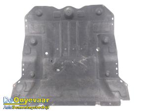 Gebruikte Motor Beschermplaat Opel Astra K Sports Tourer 1.2 Turbo 12V Prijs € 59,99 Margeregeling aangeboden door Autodemontagebedrijf De Ooyevaar
