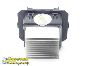 Gebruikte Kachel Weerstand Renault Trafic (1FL/2FL/3FL/4FL) 1.6 dCi 125 Twin Turbo Prijs € 9,99 Margeregeling aangeboden door Autodemontagebedrijf De Ooyevaar