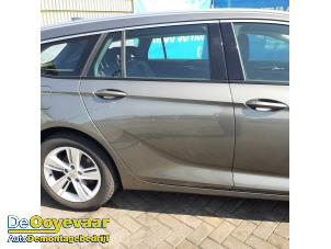 Gebruikte Deur 4Deurs rechts-achter Opel Insignia Sports Tourer 1.5 Turbo 16V 165 Prijs € 799,99 Margeregeling aangeboden door Autodemontagebedrijf De Ooyevaar