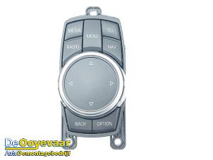 Używane Przelacznik interfejsu czlowiek-maszyna BMW i3 (I01) i3 Range Extender Cena € 79,99 Procedura marży oferowane przez Autodemontagebedrijf De Ooyevaar