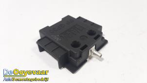 Gebruikte GPS Antenne Peugeot 2008 (UD/UK/UR/US/UX) 1.2 VTi 12V PureTech 130 Prijs € 9,99 Margeregeling aangeboden door Autodemontagebedrijf De Ooyevaar