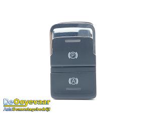 Begagnade Brytare, parkeringsbroms Seat Leon ST (5FF) 1.4 TSI ACT 16V Pris € 9,99 Marginaltabell erbjuds av Autodemontagebedrijf De Ooyevaar