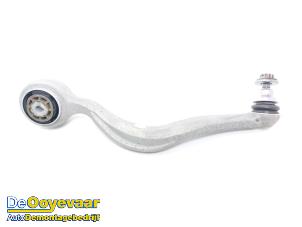 Begagnade Främre undre gaffelben, vänster Mercedes C (W205) C-300 e 2.0 16V 4-Matic Pris € 69,99 Marginaltabell erbjuds av Autodemontagebedrijf De Ooyevaar