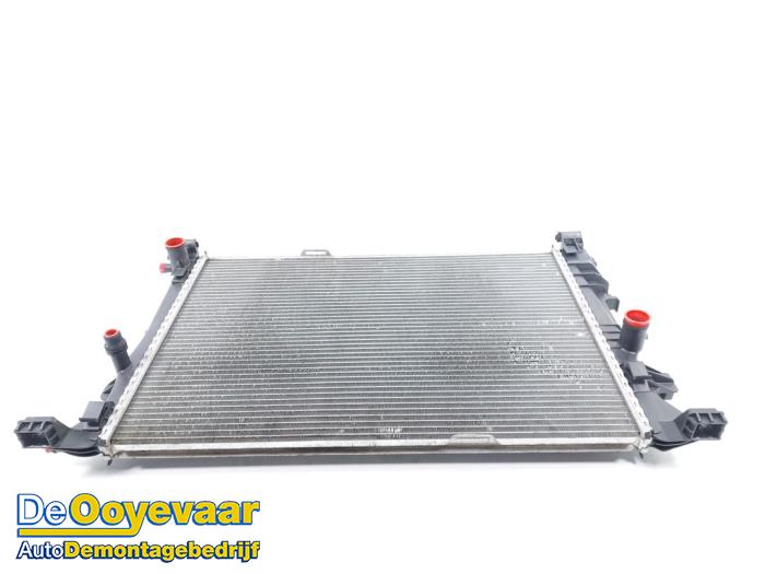 Kylare från en Mercedes-Benz A (W176) 2.2 A-200 CDI, A-200d 16V 2016