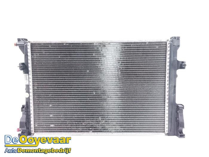 Kylare från en Mercedes-Benz A (W176) 2.2 A-200 CDI, A-200d 16V 2016