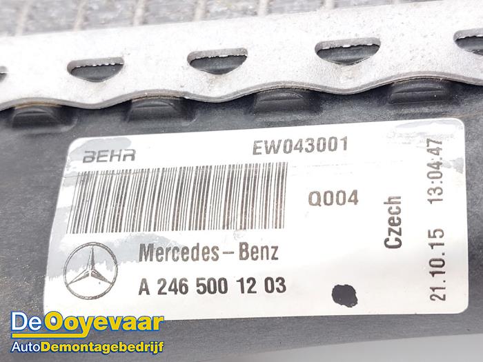 Kylare från en Mercedes-Benz A (W176) 2.2 A-200 CDI, A-200d 16V 2016
