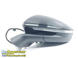 Begagnade Skärmspegel, vänster Skoda Enyaq iV 85 Pris € 375,00 Marginaltabell erbjuds av Autodemontagebedrijf De Ooyevaar