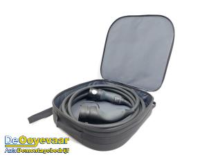 Begagnade Hybridladdkabel Mercedes C (W206) C-300 e 2.0 Turbo Pris € 199,99 Marginaltabell erbjuds av Autodemontagebedrijf De Ooyevaar