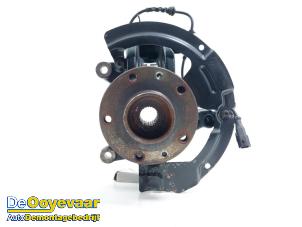 Gebruikte Fusee links-voor Renault Megane IV Estate (RFBK) 1.3 TCE 140 16V Prijs € 69,99 Margeregeling aangeboden door Autodemontagebedrijf De Ooyevaar