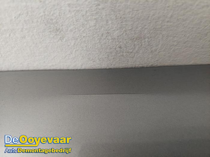 Baklucka från en Fiat Doblo (263) 2.0 D Multijet 2010