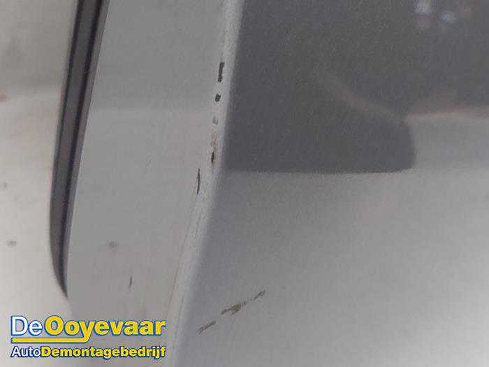 Baklucka från en Fiat Doblo (263) 2.0 D Multijet 2010