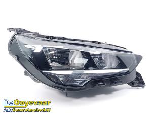 Gebruikte Koplamp rechts Opel Corsa F (UB/UH/UP) Electric, Corsa-e 50kWh Prijs € 299,99 Margeregeling aangeboden door Autodemontagebedrijf De Ooyevaar