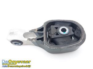 Gebruikte Motorrubber Opel Corsa F (UB/UH/UP) 1.2 Turbo 12V 100 Prijs € 15,00 Margeregeling aangeboden door Autodemontagebedrijf De Ooyevaar