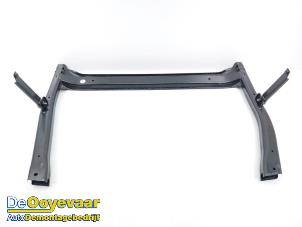 Begagnade Kylarstag Volvo XC40 (XZ) 2.0 D3 16V Pris € 169,99 Marginaltabell erbjuds av Autodemontagebedrijf De Ooyevaar