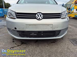 Begagnade Främre stötfångare Volkswagen Touran (1T3) 1.4 16V TSI 140 Pris € 249,99 Marginaltabell erbjuds av Autodemontagebedrijf De Ooyevaar