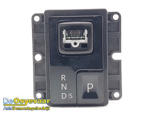 Begagnade Automatisk växelväljare Jaguar F-Pace 2.0 P400e 16V AWD Pris € 249,99 Marginaltabell erbjuds av Autodemontagebedrijf De Ooyevaar