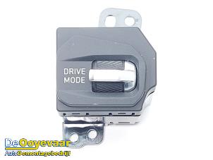 Begagnade Lägesbrytare, automatisk växellåda Lynk &amp; Co 01 1.5 PHEV Pris € 19,99 Marginaltabell erbjuds av Autodemontagebedrijf De Ooyevaar