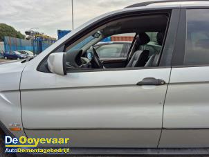 Używane Drzwi lewe przednie wersja 4-drzwiowa BMW X5 (E53) 3.0 24V Cena € 99,99 Procedura marży oferowane przez Autodemontagebedrijf De Ooyevaar
