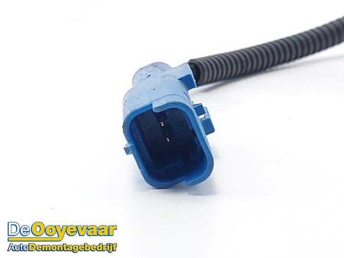 Spindel, vänster fram från en Peugeot 2008 (CU) 1.2 12V e-THP PureTech 110 2018