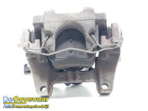 Gebruikte Remklauw (Tang) rechts-achter Volvo XC90 II 2.0 T8 16V Twin Engine AWD Prijs € 169,99 Margeregeling aangeboden door Autodemontagebedrijf De Ooyevaar