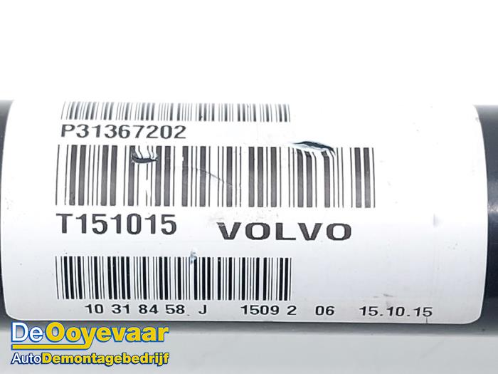 Steekas rechts-achter van een Volvo XC90 II 2.0 T8 16V Twin Engine AWD 2015