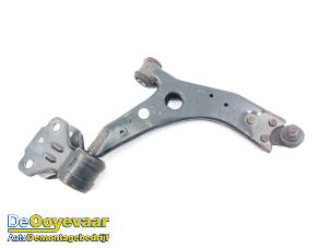 Begagnade Främre gaffelben, höger Ford Focus 3 Wagon 1.6 TDCi Pris € 29,99 Marginaltabell erbjuds av Autodemontagebedrijf De Ooyevaar