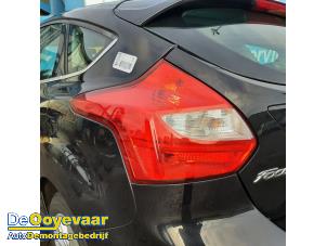 Gebruikte Achterlicht links Ford Focus 3 1.0 Ti-VCT EcoBoost 12V 100 Prijs € 49,99 Margeregeling aangeboden door Autodemontagebedrijf De Ooyevaar