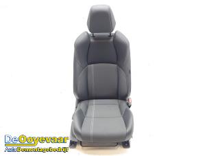 Używane Fotel lewy Toyota Yaris Cross (PB1/PJ1) 1.5 12V Hybrid 130 Cena € 399,99 Procedura marży oferowane przez Autodemontagebedrijf De Ooyevaar