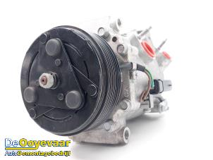 Używane Pompa klimatyzacji Peugeot 208 II (UB/UH/UP) 1.2 Vti 12V PureTech 75 Cena € 89,99 Procedura marży oferowane przez Autodemontagebedrijf De Ooyevaar