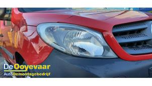 Używane Reflektor prawy Mercedes Citan (415.6) 1.5 108 CDI Cena € 175,00 Procedura marży oferowane przez Autodemontagebedrijf De Ooyevaar