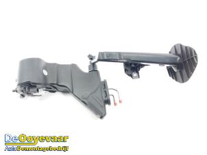 Gebruikte Ruitensproeiertank voor Mercedes GLC AMG (X253) 3.0 43 AMG V6 Turbo 4-Matic Prijs € 19,99 Margeregeling aangeboden door Autodemontagebedrijf De Ooyevaar