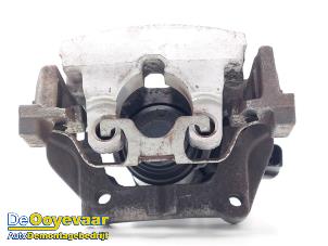 Gebruikte Remklauw (Tang) rechts-achter Mercedes GLC Coupe (C253) 2.0 300 16V 4-Matic Prijs € 39,99 Margeregeling aangeboden door Autodemontagebedrijf De Ooyevaar