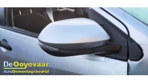 Używane Lusterko zewnetrzne prawe Toyota Yaris IV (P21/PA1/PH1) 1.5 12V Hybrid 115 Cena € 149,99 Procedura marży oferowane przez Autodemontagebedrijf De Ooyevaar