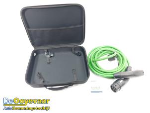 Gebruikte Oplaadkabel elektrische auto Opel Mokka Mokka-e, Electric 50 kWh Prijs € 139,99 Margeregeling aangeboden door Autodemontagebedrijf De Ooyevaar