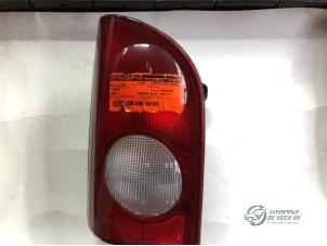 Begagnade Baklykta, vänster Hyundai H-100 2.5 Diesel Pris € 25,00 Marginaltabell erbjuds av Autobedrijf de Heer B.V.