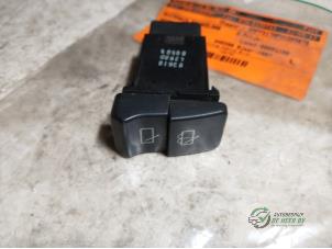 Begagnade Torkarbrytare Hyundai H-100 2.5 Diesel Pris € 10,00 Marginaltabell erbjuds av Autobedrijf de Heer B.V.