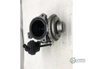 Gebruikte Injectiehuis Volkswagen Golf IV (1J1) 1.9 TDI 110 Prijs € 45,00 Margeregeling aangeboden door Autobedrijf de Heer B.V.