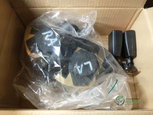 Begagnade Set med säkerhetsbälten, baksäten Ford Focus 1 1.8 TDdi Pris € 54,00 Marginaltabell erbjuds av Autobedrijf de Heer B.V.