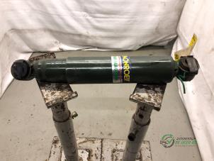 Begagnade Stötdämpare, vänster bak Hyundai H-100 2.5 Diesel Pris € 25,00 Marginaltabell erbjuds av Autobedrijf de Heer B.V.