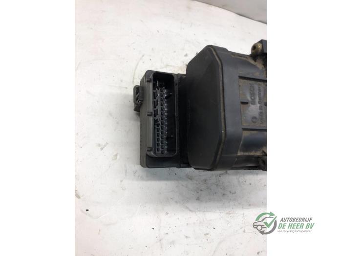 ABS-pump från en Volkswagen Golf V (1K1) 2.0 TFSI GTI 16V 2005