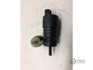 Begagnade Pump, vindrutespolare Opel Calibra 2.0i 16V Pris € 10,00 Marginaltabell erbjuds av Autobedrijf de Heer B.V.