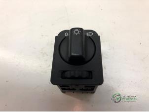 Begagnade Ljusbrytare Opel Calibra 2.0i 16V Pris € 25,00 Marginaltabell erbjuds av Autobedrijf de Heer B.V.